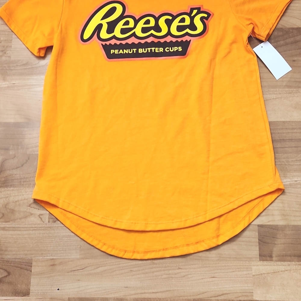 Reese's tee - Picture 6 of 6